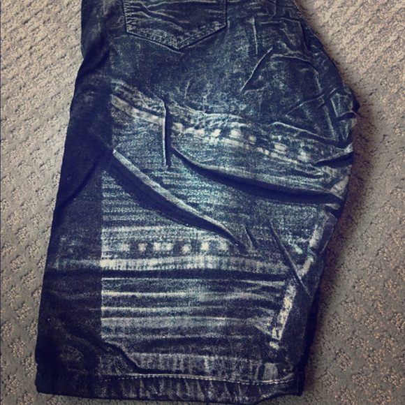 Norm-Core - Picture 7 of 8